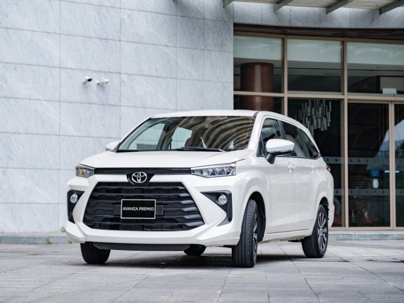 TOYOTA AVANZA 1.5MT